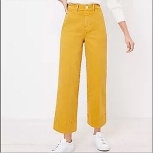 Ann Taylor Loft High Waist Wide Leg Jeans in Mustard Yellow. Size 6